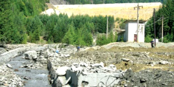 Iazurile de steril din Maramureş provoacă un dezastru ecologic