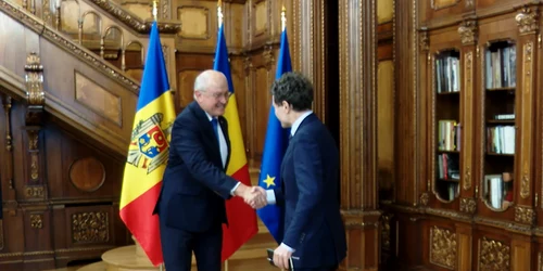 alexandru munteanu nicusor dan png