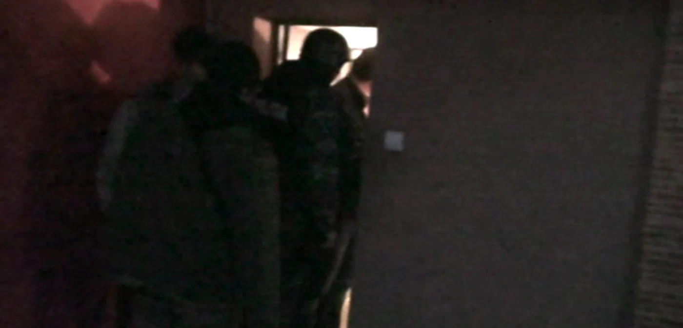 Poliţiştii au fost nevoiţi să spargă uşa de la toaleta discotecii. FOTO: IPJ Suceava