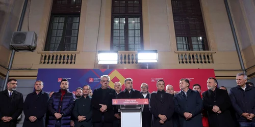 Marcel Ciolacu, președintele PSD, face declarații de presă la încheierea primului tur al alegerilor pentru președinția României, la sediul partidului în București. FOTO Inquam Photos / Octav Ganea