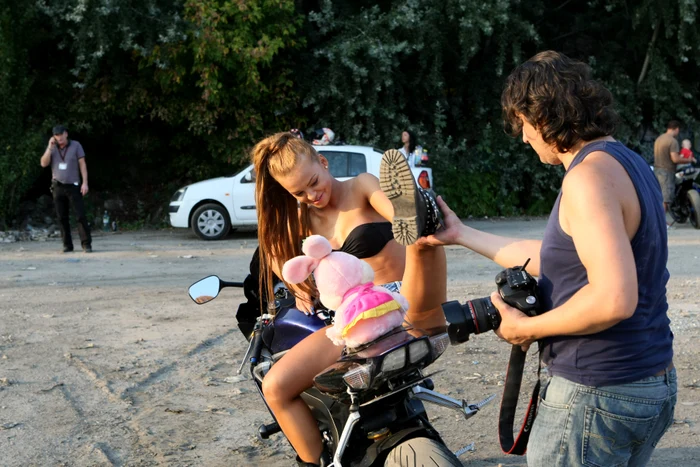 Distracţie de zile mari la şedinţa foto Click! Models