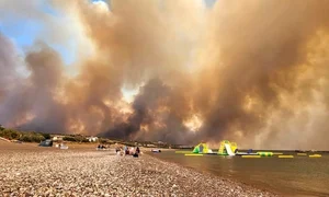 Incendii pe insula Rodos și evacuare turiști FOTO Profimedia (2) jpg