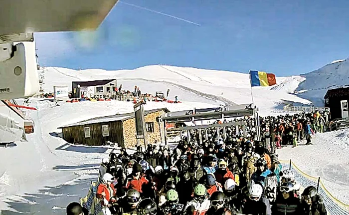 Coada de la telescaunul din Valea Soarelui, Sinaia