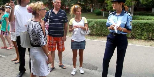 Politistii in tabere