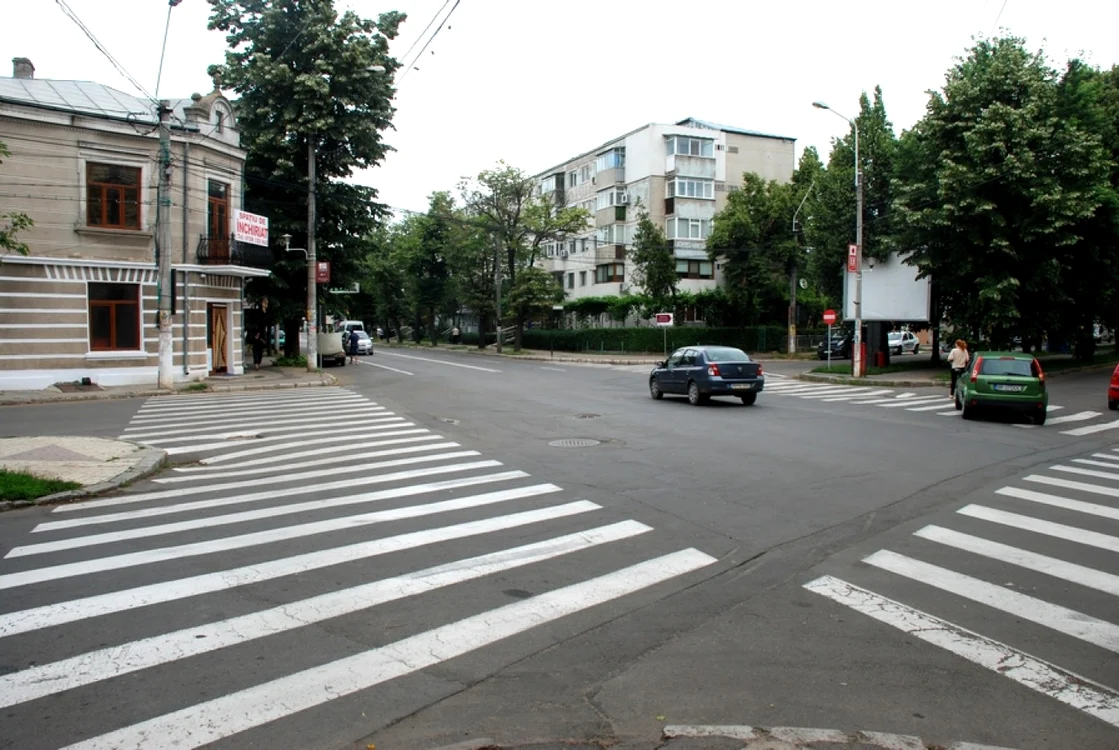 Printre intersecţiile vizate se numără şi cea dintre bulevardul Cuza cu Calea Galaţi  FOTO Florentin Coman