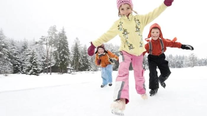 Cursurile vor reîncepe în 10 februarie