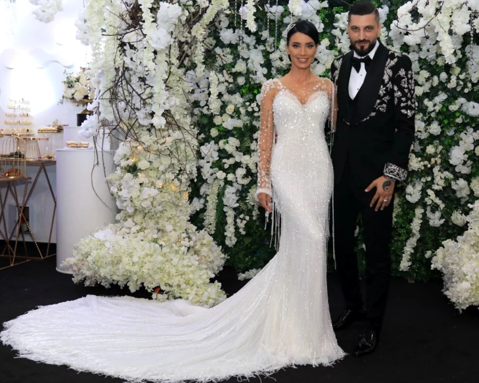 Adelina Pestriţu şi Virgil Şteblea au schimbat ţinutele la petrecere