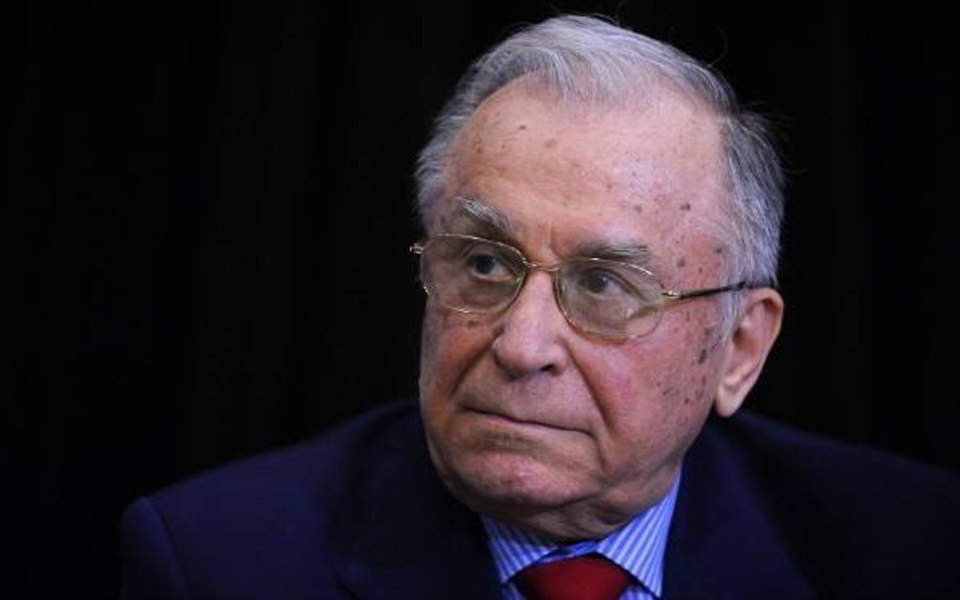 Ion Iliescu, în stare critică de 48 de ore. Organele fostului președinte cedează pe rând