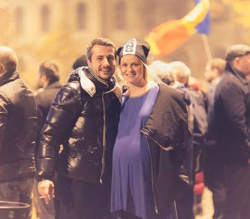 Deşi avea o sarcină avansată, ea a ieşit seara trecută în stradă să susţină românii din diaspora 