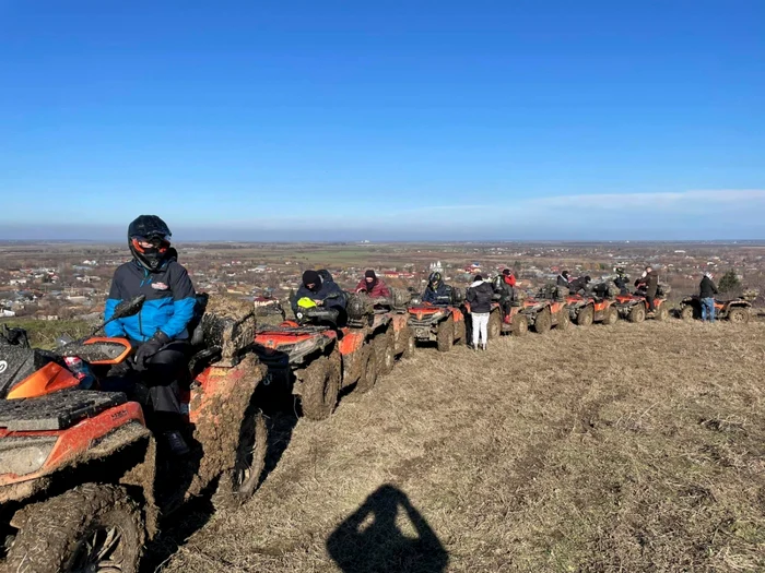 calarasi aventura pe atv la gruiu foto facebook/la tractoare