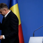 Marcel Ciolacu, prim-ministrul României, susține declarații de presă referitoare la măsurile luate de guvern în cazul azilelor de bătrâni din Ilfov, la Palatul Victoria din București. FOTO Inquam Photos / George Călin