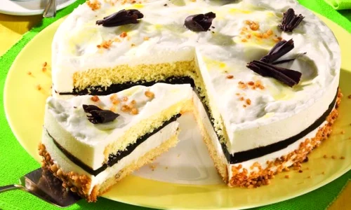 tort de lamaie cu crema diplomat 580x400 0 jpeg