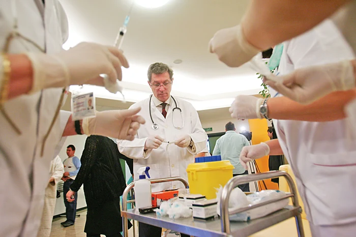 Doctorul Adrian Streinu Cercel spune că nu se mai poate face carantină în zilele noastre