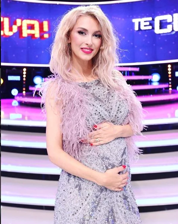 Andreea Bălan, gravidă în 6 luni jumate, încă dansează pe scenă