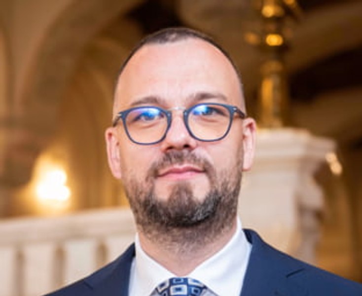 Cosmin-Gabriel Popp, numit în funcţia de vicepreşedinte al AEP. Președintele a semnat decretul
