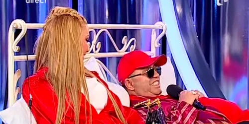 Nicolae Guţă a stat în pat la emisiunea Simonei Gherghe. (captură Antena 1)