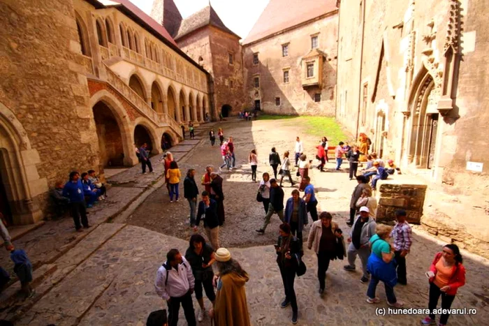 Castelul Corvinilor. FOTO: Daniel Guţă. ADEVĂRUL.