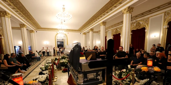 Priveghi Mihai Leu, în Hunedoara Foto Daniel Guță ADEVĂRUL (3) JPG