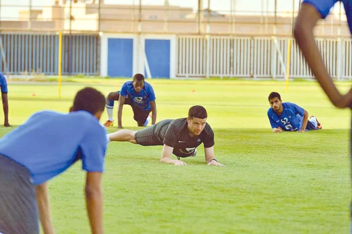 
    Panait făcea antrenamente  cot la cot cu jucătorii săi  