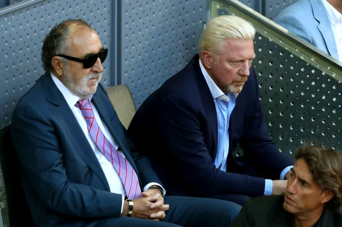 
    Ion Țiriac și Boris Becker, într-una dintre lojele de la Caja MagicaFoto: EPA-EFE  