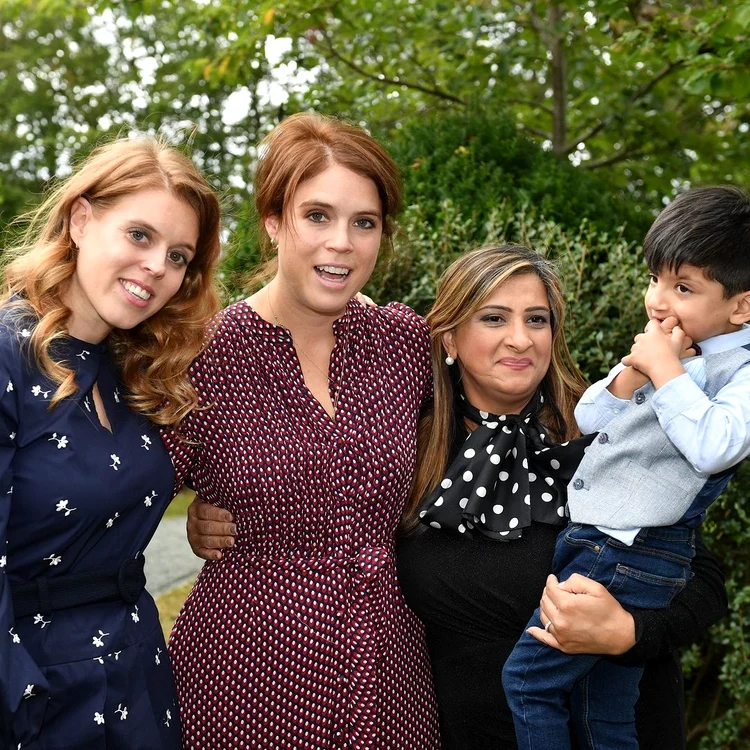 Prințesele Beatrice și Eugenie la Haven House (7) jpg