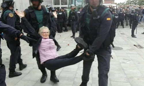 Referendum pentru independență în Catalonia  Sute răniţi în urma intervenţiei poliţiei spaniole / VIDEO  jpeg