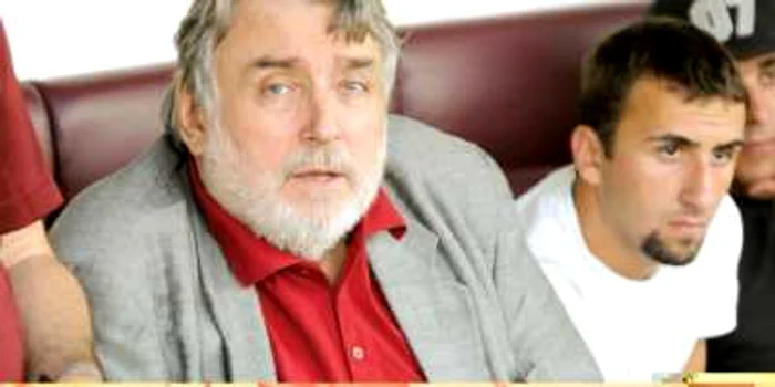 Poetul Adrian Păunescu a murit cu trei ani înainte de vârsta speranţei medii de viaţă din România