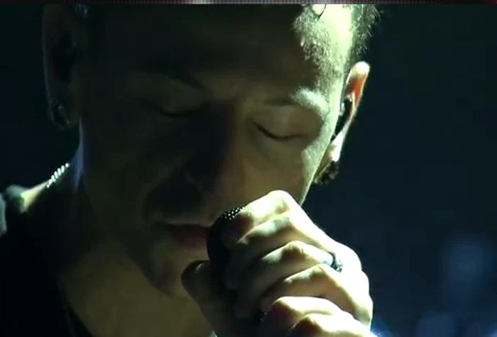 
    Chester Bennington, solistul trupei Linkin Park  