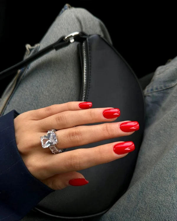 Inelul purtat de Viviana Sposub / foto: Instagram