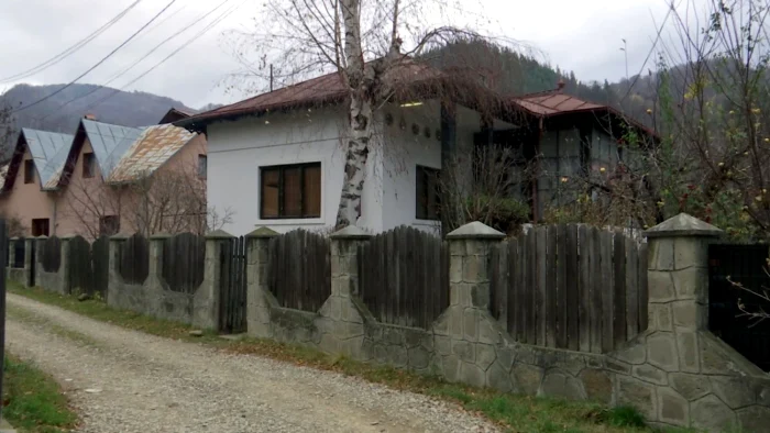 Casa părintească a lui Benone Sinulescu FOTO: Arhivă Adevărul