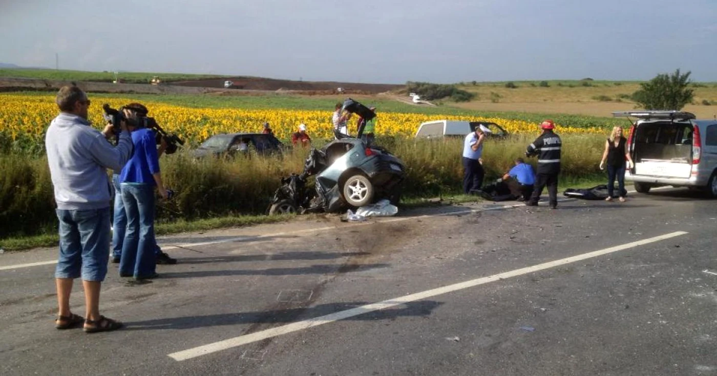 Autoturismul a fost distrus aproape în totalitate