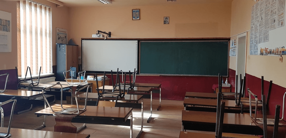 O profesoară a fost înjunghiată de un elev la Colegiul Național „Ion Creangă“ din București