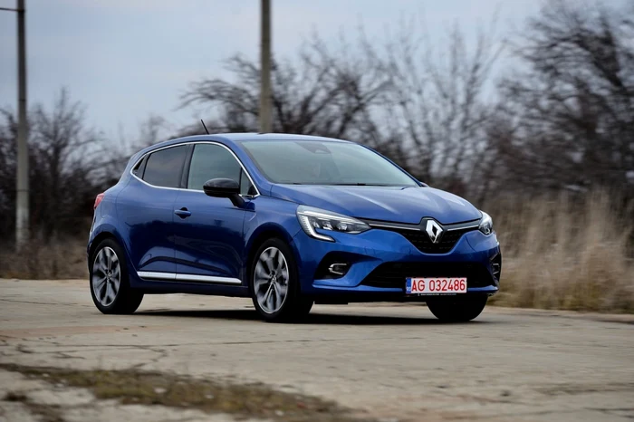 Noua generaţie Renault Clio surprinde plăcut la capitolul impresie generală