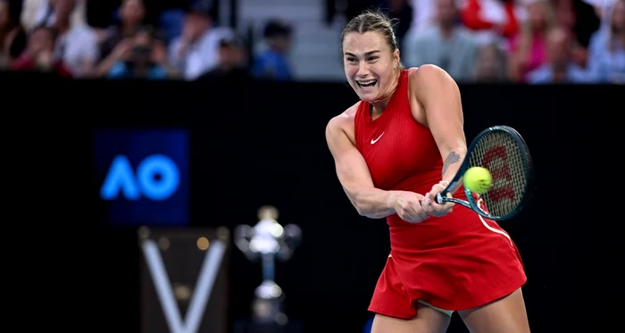 Aryna Sabalenka lovește cu forța unui bărbat   FOOT EPA