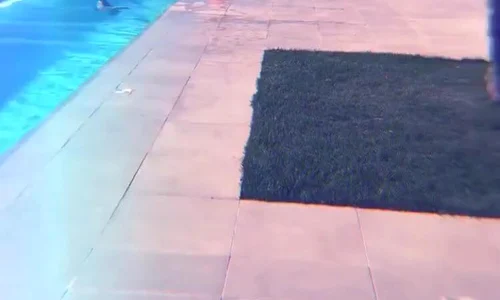 O piscină imensă a completat cadrul relaxat, dar elegant jpeg
