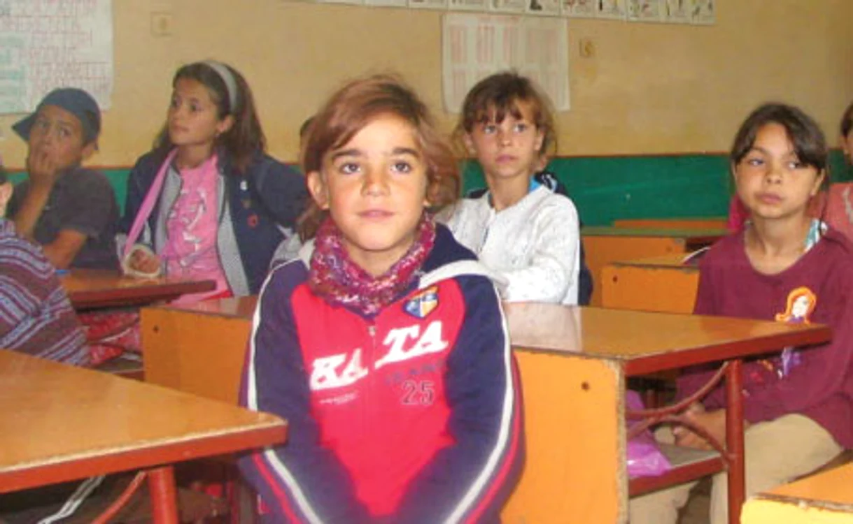 
    Rahela Ciurescu (în prim plan) nu a fost lăsată, în repetate rânduri, să intre la ore  