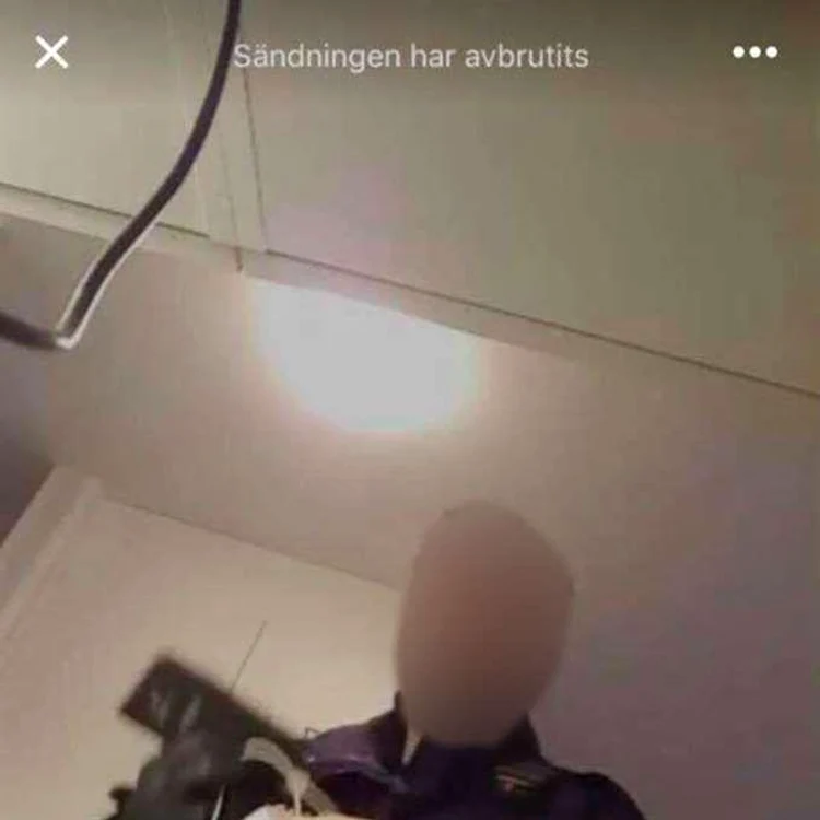 Polițiștii au intervenit câteva ore mai târziu, după ce au fost apelați de o femeie care vizualiza scenele