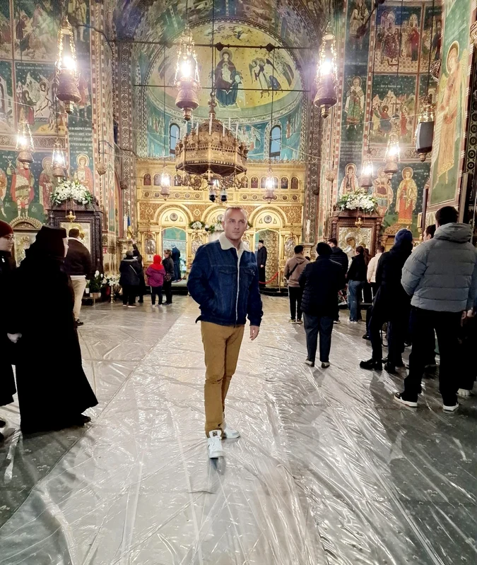 Mihai Trăistariu a încurcat moaștele la Iași foto: Facebook 