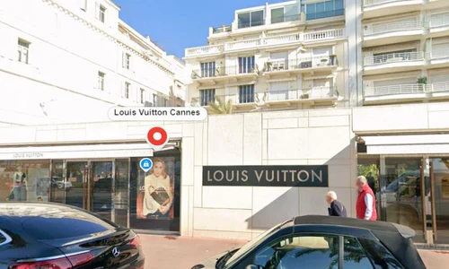 o influencerita romanca a furat o bratara de 36 000 de euro din magazinul louis vuitton din cannes 419060 png
