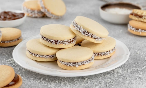 Fursecuri cu dulceata de lapte  Sursa foto shutterstock 2490734209 jpg