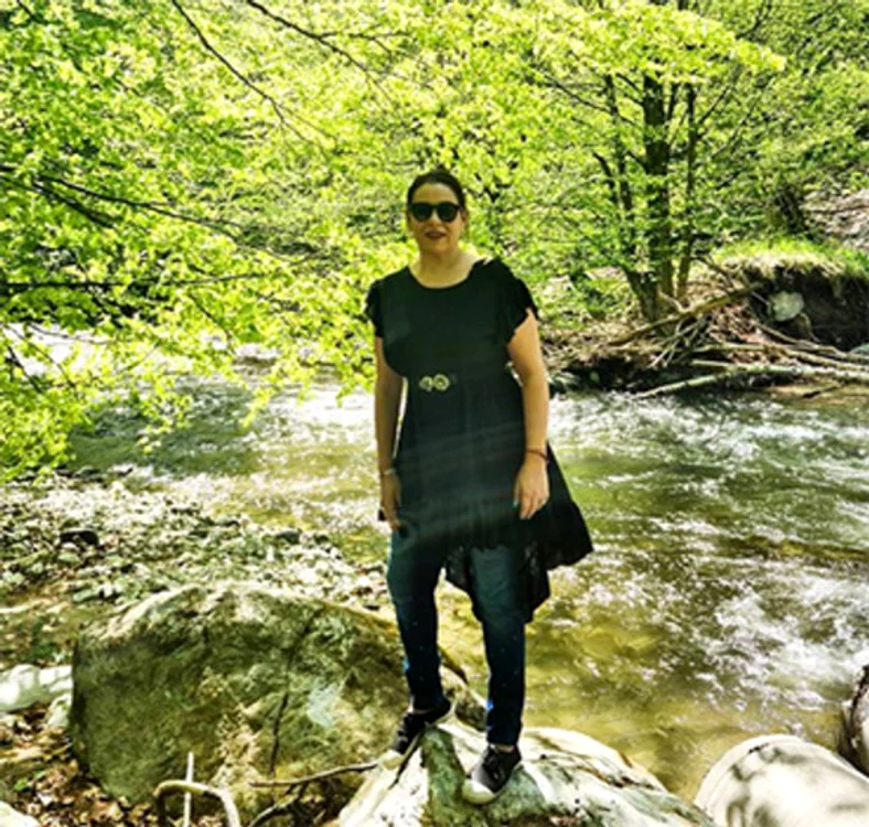 
    Oana Roman a petrecut vacanţa de Paşte în sânul naturii, la Curpen, în Gorj  