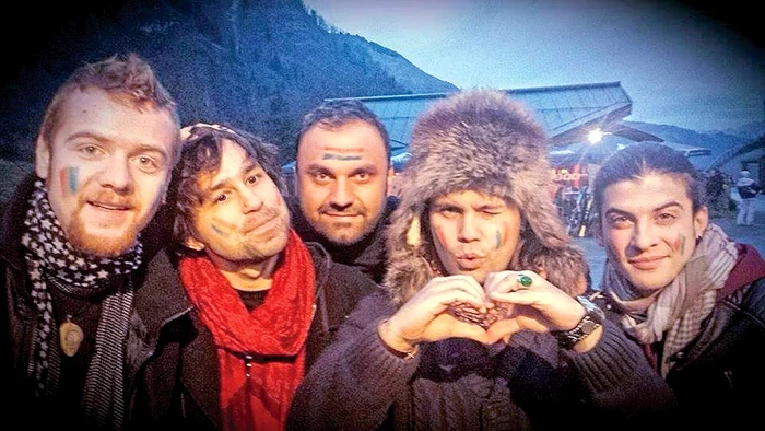 Băieţii de la trupa Bosquito nu au uitat nici ei că sunt români