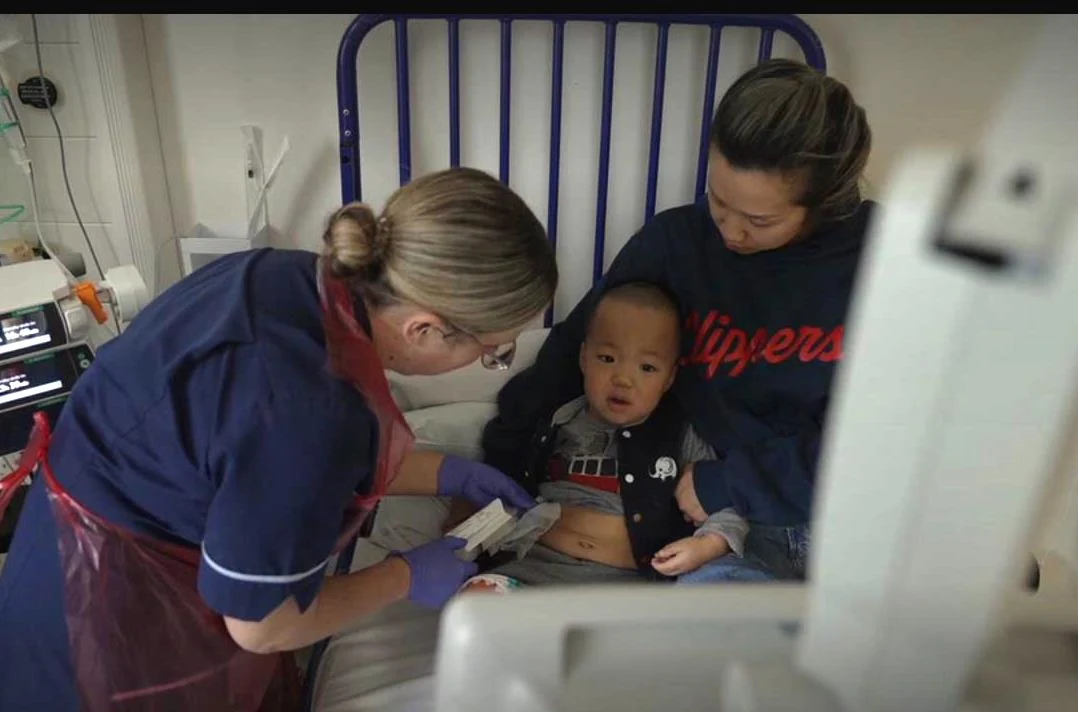 Un copil cu o boală rară, mortală, uimește lumea medicală după o terapie genică revoluționară