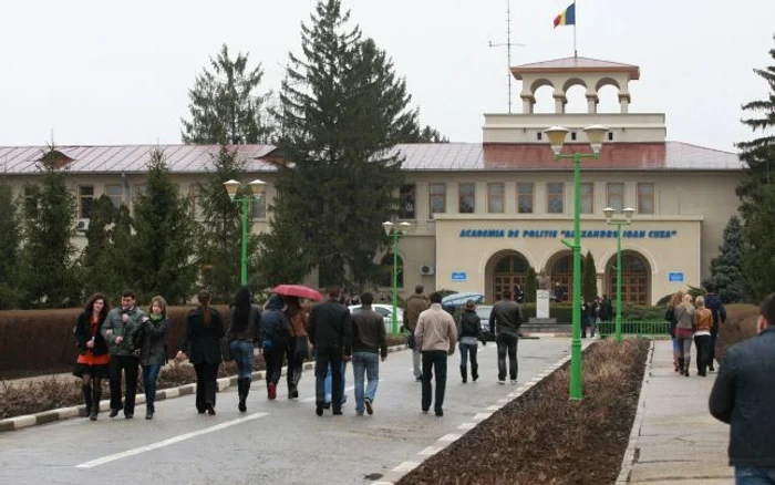  Academia de Poliţie pune la bătaie 770 de locuri în 2010