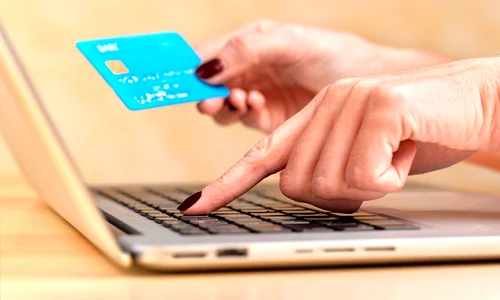 Dobândă, DAE, rată și cost total: cum compari corect opțiunile de creditare