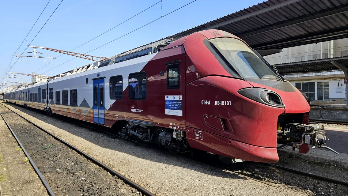 Primul tren electric nou Coradia Stream intră în circulație pe ruta București - Brașov FOTO ARF