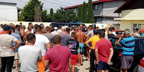 protest al lunguletu    foto FB bazinul legumicol lunguletu jpg