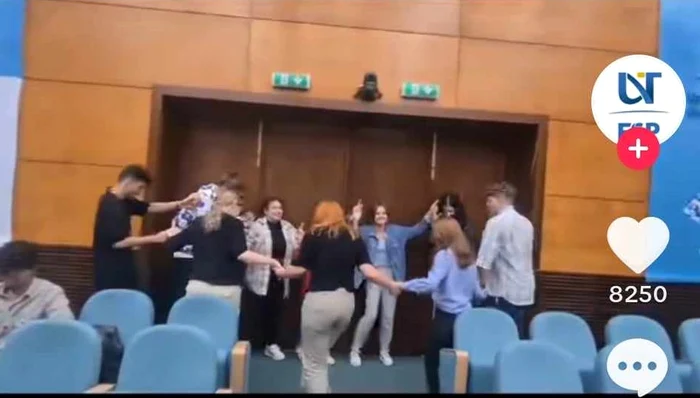 Hora din Aula Magna a UVT FOTO captură TikTok