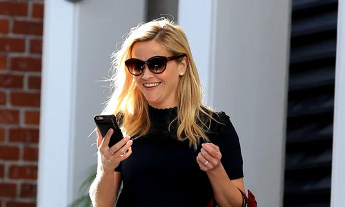 Exclusive    Reese Witherspoon Leaving Her Office In Beverly Hills jpeg