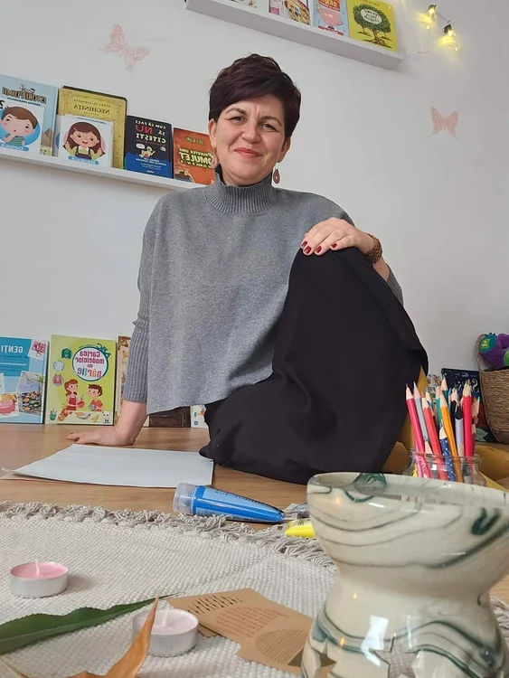 Lucia Mihai folosește arta ca terapie FOTO arhiva personală